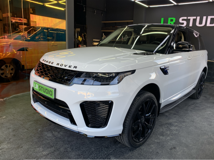 Комплект Рестайлинга Range Rover Sport 2014-2017 в 2018 SVR с оптикой