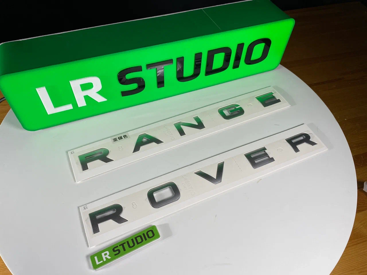 Буквы Range Rover L460 серые глянцевые 2022+ на крышку багажника