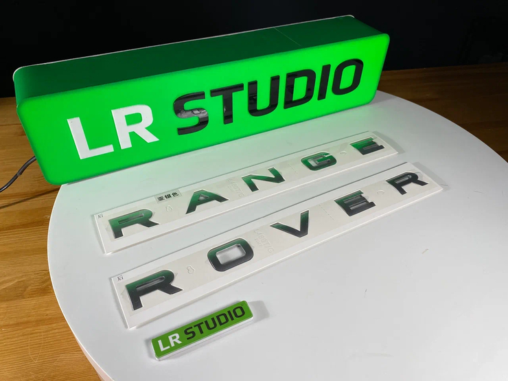 Буквы Range Rover L460 серые глянцевые 2022+ на крышку багажника