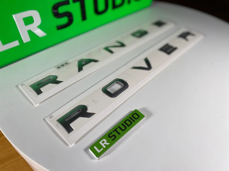 Буквы Range Rover L460 серые глянцевые 2022+ на крышку багажника